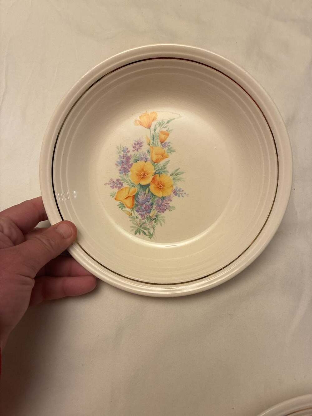 Set of 4 VTG Universal Cambridge UPICO Ivory 8-Inch Floral Bowl with 22 Carat Go